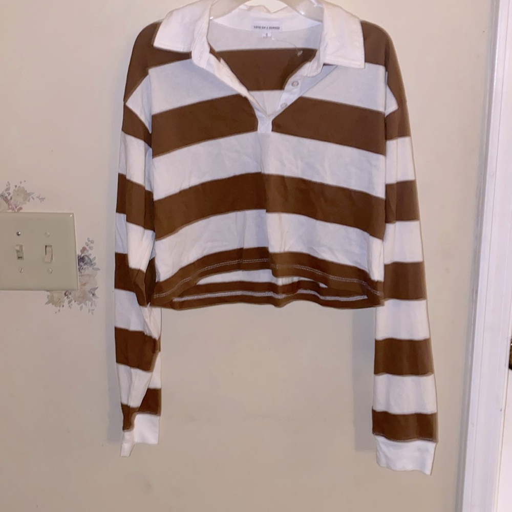 Love on a hanger brown and white crop top 🤎🤍